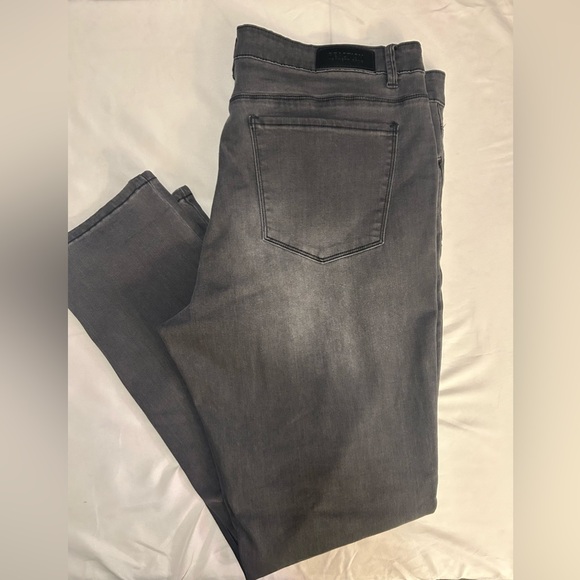 Kenneth Cole Reaction Gray Jeans - Picture 2 of 5